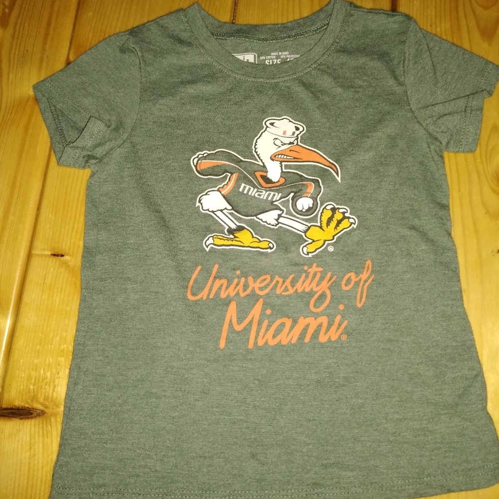 NWOT!! Miami Hurricanes Tee.. NEVER WORN